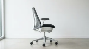 Side profile highlighting the elastic mesh tension on a breathable mesh office chair for hot sleepers.